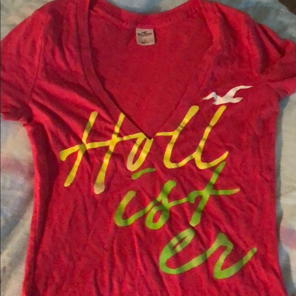 2/$15 Hollister v neck super cute